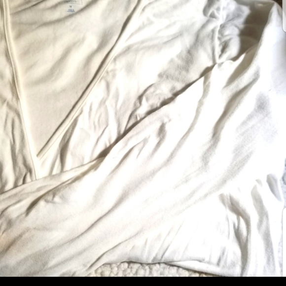 🏅Gap Body Top🍫Can 4/$20(COPY) - Picture 3 of 8